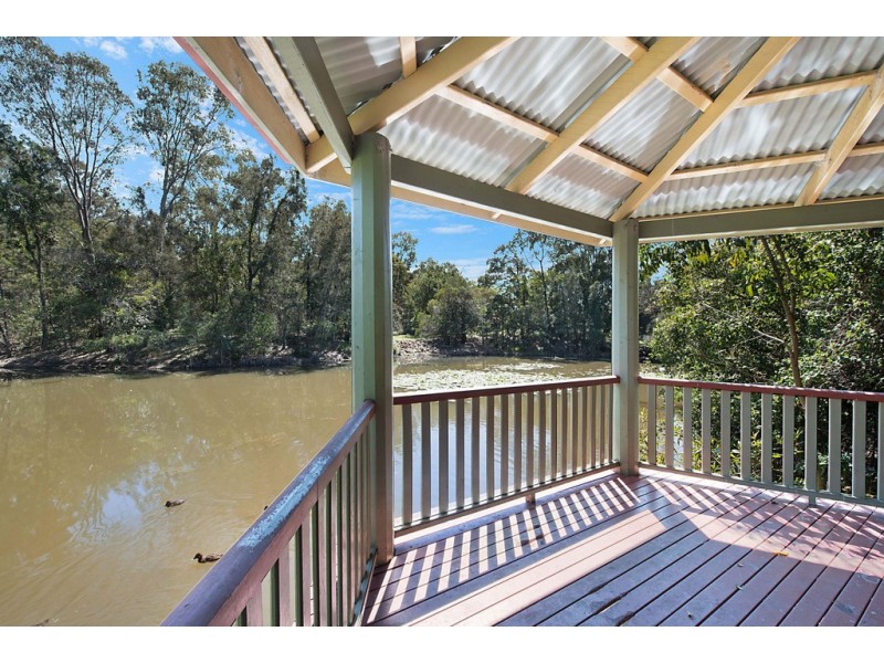 21 Taylor Place, Mackenzie QLD 4156