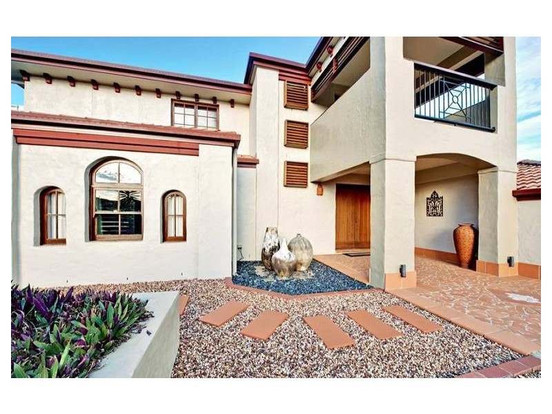 11 Ashbourne Close, Carindale QLD 4152