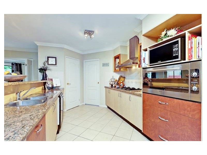 11 Ashbourne Close, Carindale QLD 4152