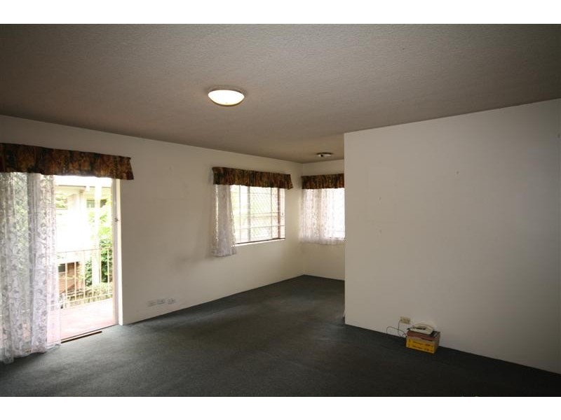 1/9 Pembroke, Carina QLD 4152