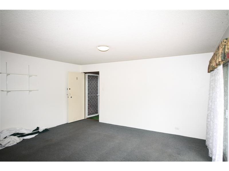 1/9 Pembroke, Carina QLD 4152