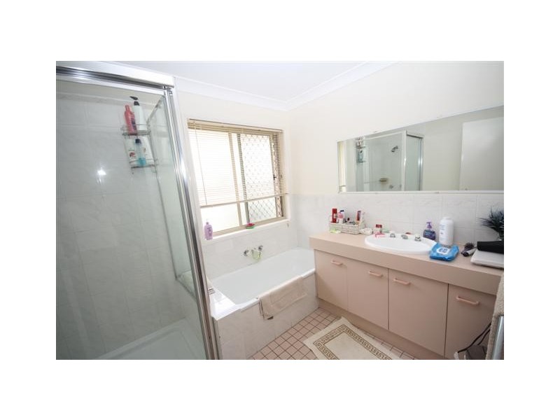 16 Webber Place, Wynnum West QLD 4178