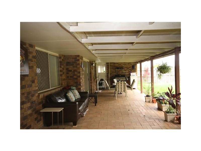 16 Webber Place, Wynnum West QLD 4178