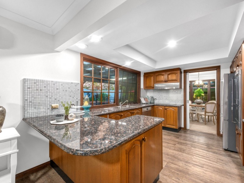 10 Brodick Street, Carindale QLD 4152