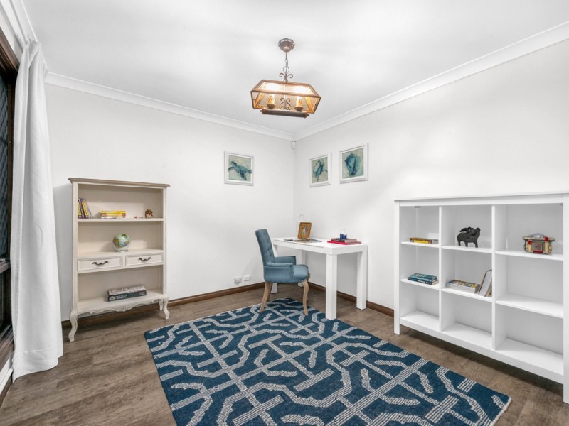 10 Brodick Street, Carindale QLD 4152