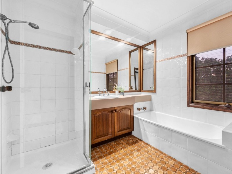 10 Brodick Street, Carindale QLD 4152