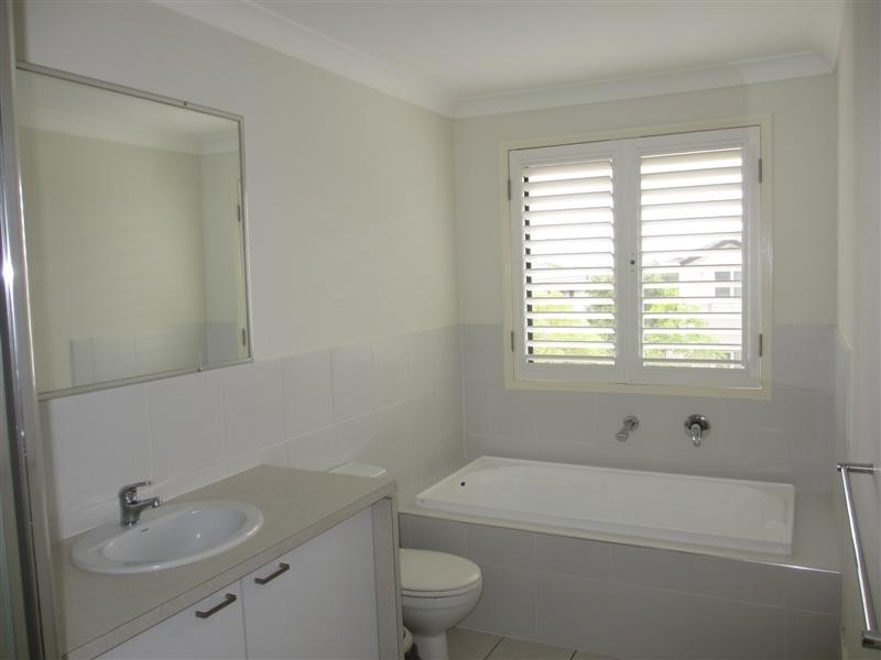 102 Tristania Way, Mount Gravatt East QLD 4122