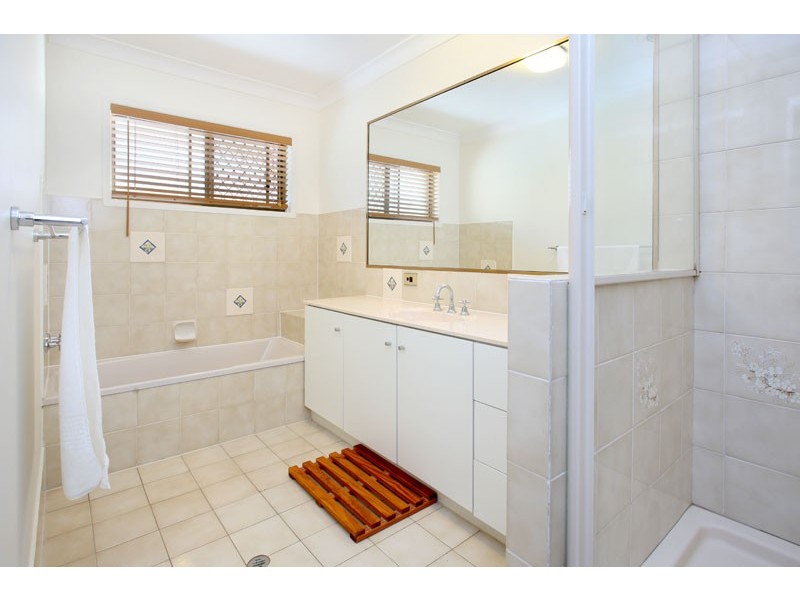 18  Raymore Court, Carindale QLD 4152