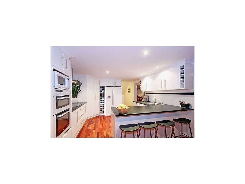 24 Avenell Street, Wishart QLD 4122