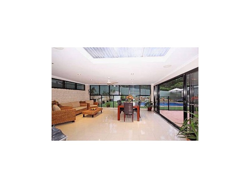 24 Avenell Street, Wishart QLD 4122