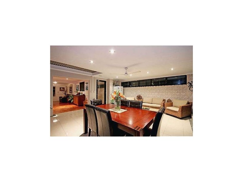 24 Avenell Street, Wishart QLD 4122