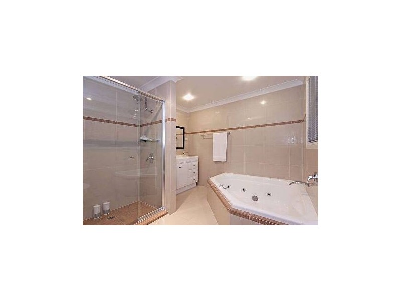 24 Avenell Street, Wishart QLD 4122