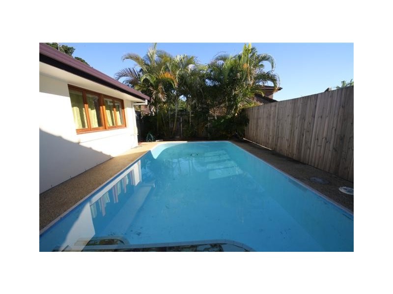 2 Brodick Street, Carindale QLD 4152