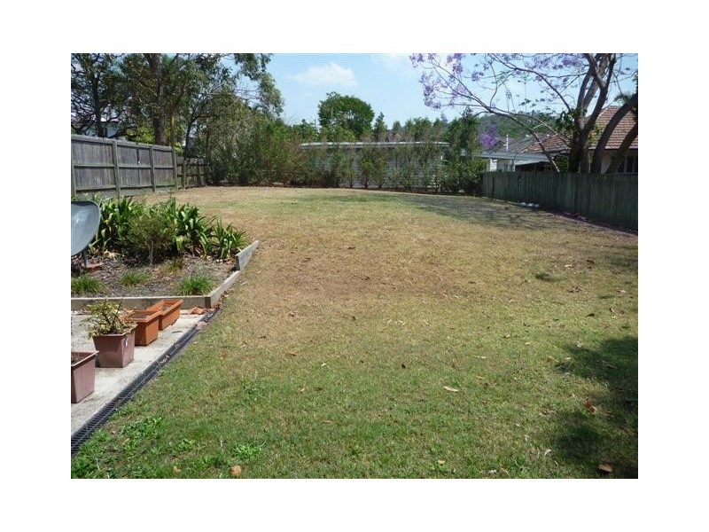 5 Fred Street, Camp Hill QLD 4152