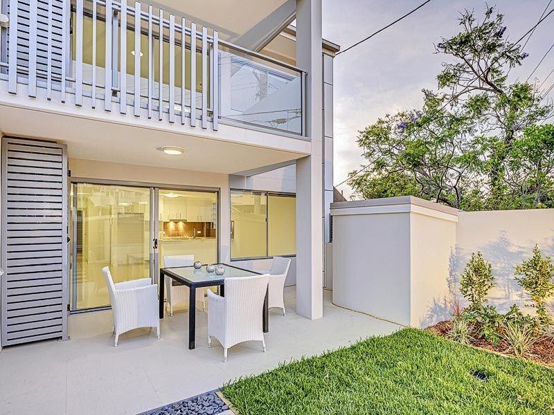 2/56  Nelson Street, Coorparoo QLD 4151