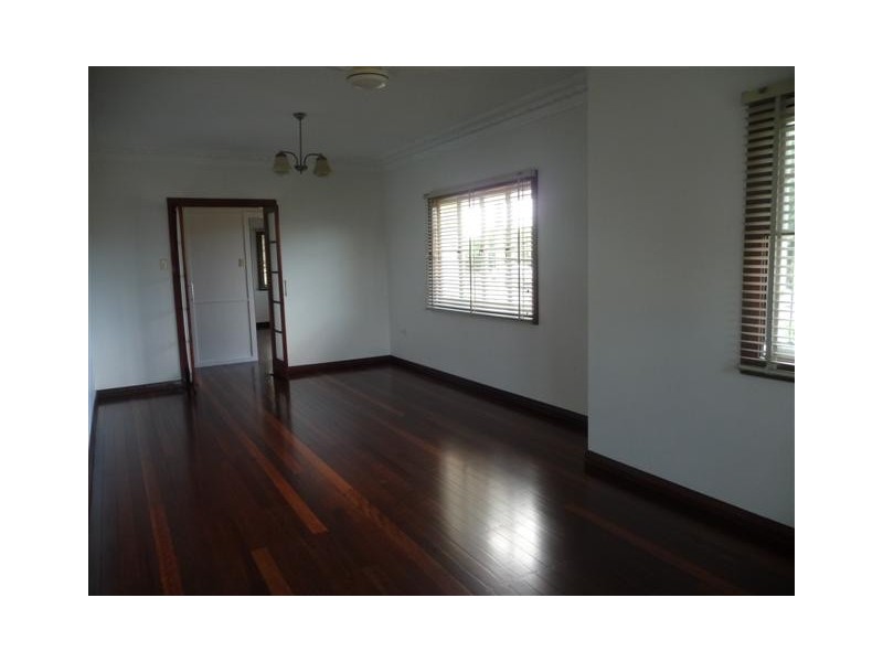 24 Mc Ewan St, Carina QLD 4152