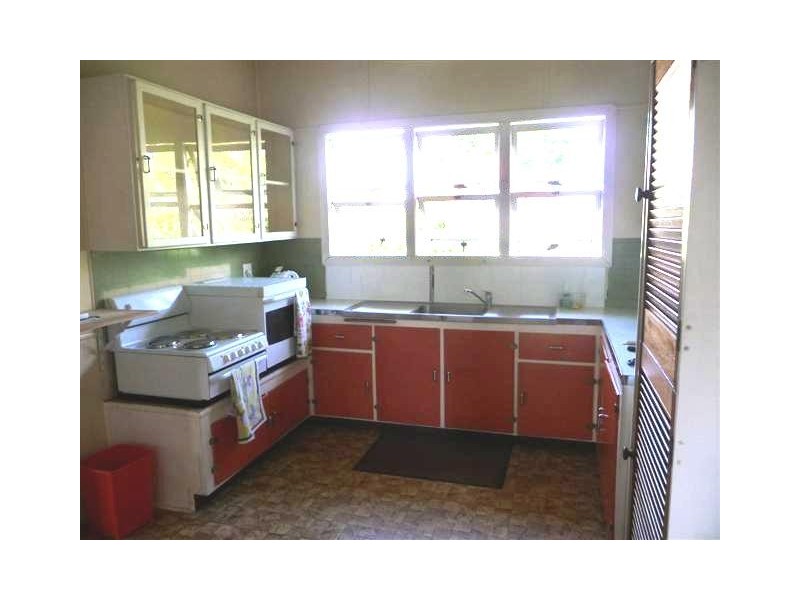 24 Mc Ewan St, Carina QLD 4152