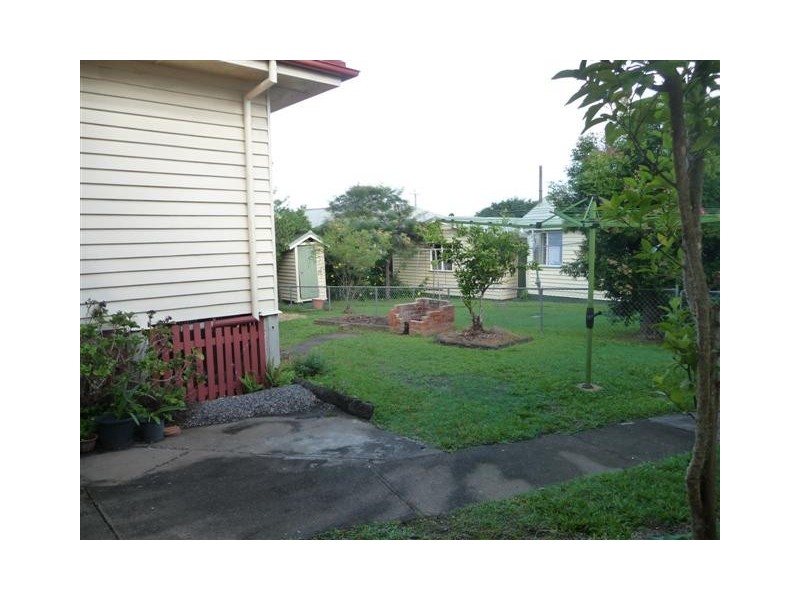 24 Mc Ewan St, Carina QLD 4152