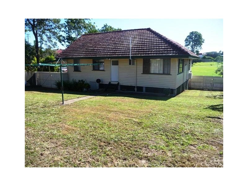11 Morven Street, Camp Hill QLD 4152