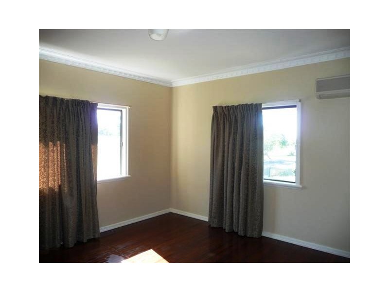 11 Morven Street, Camp Hill QLD 4152