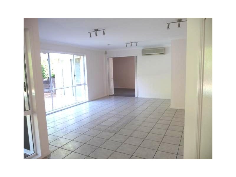 1 Renoir Court, Mackenzie QLD 4156