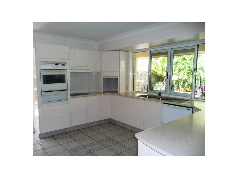 1 Renoir Court, Mackenzie QLD 4156