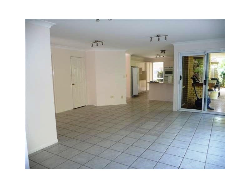 1 Renoir Court, Mackenzie QLD 4156