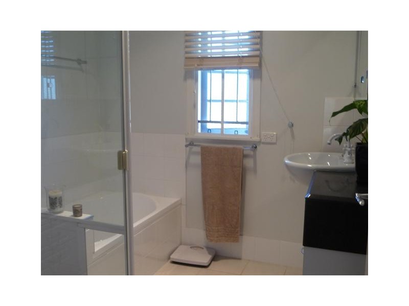 33 Booligal Street, Carina QLD 4152