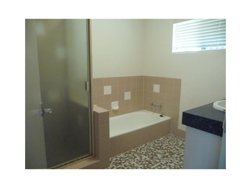 519 New Cleveland Road, Gumdale QLD 4154