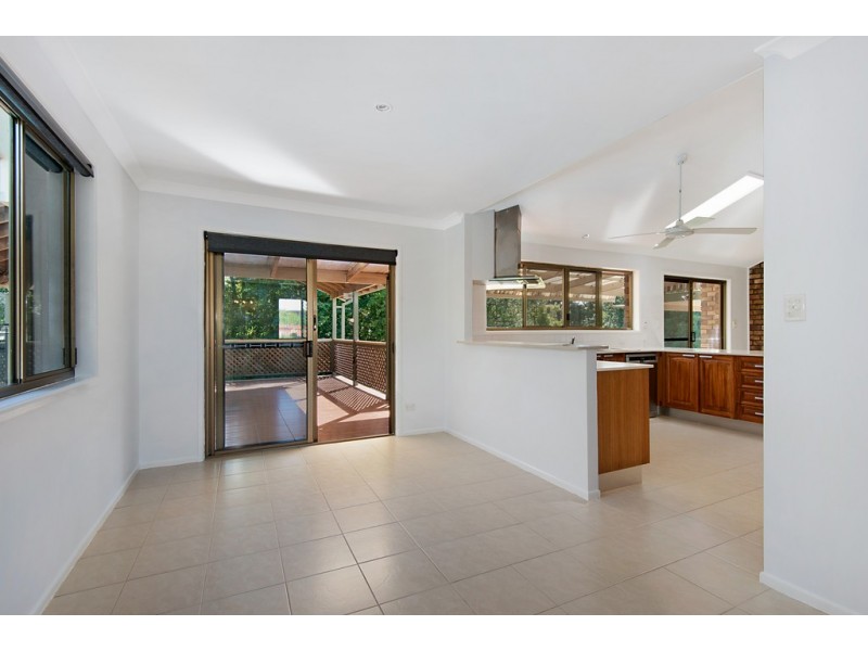 12 Azalea Street, Redland Bay QLD 4165