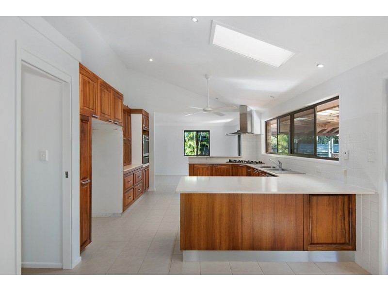 12 Azalea Street, Redland Bay QLD 4165
