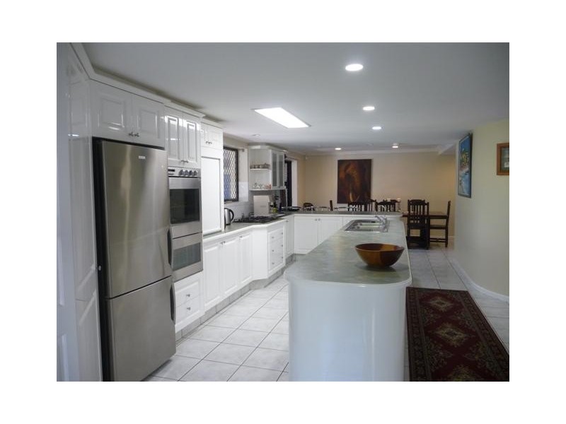 14  Obsidian Street, Camp Hill QLD 4152