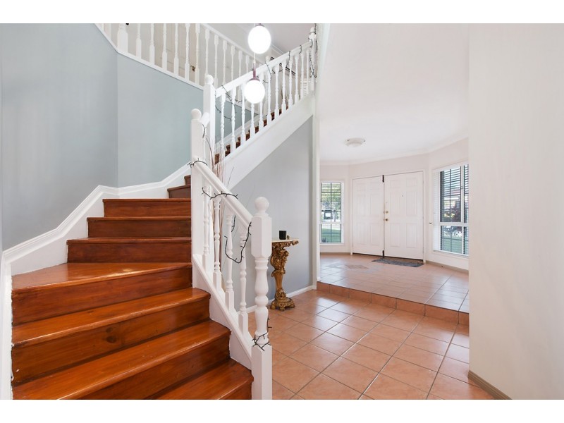 6 CHICHESTER COURT, Carindale QLD 4152