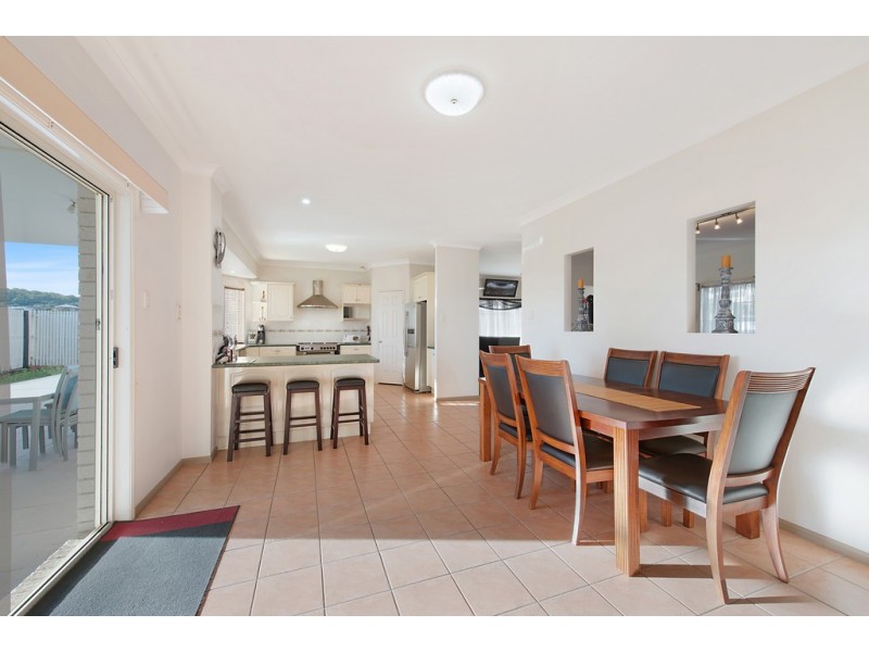 6 CHICHESTER COURT, Carindale QLD 4152