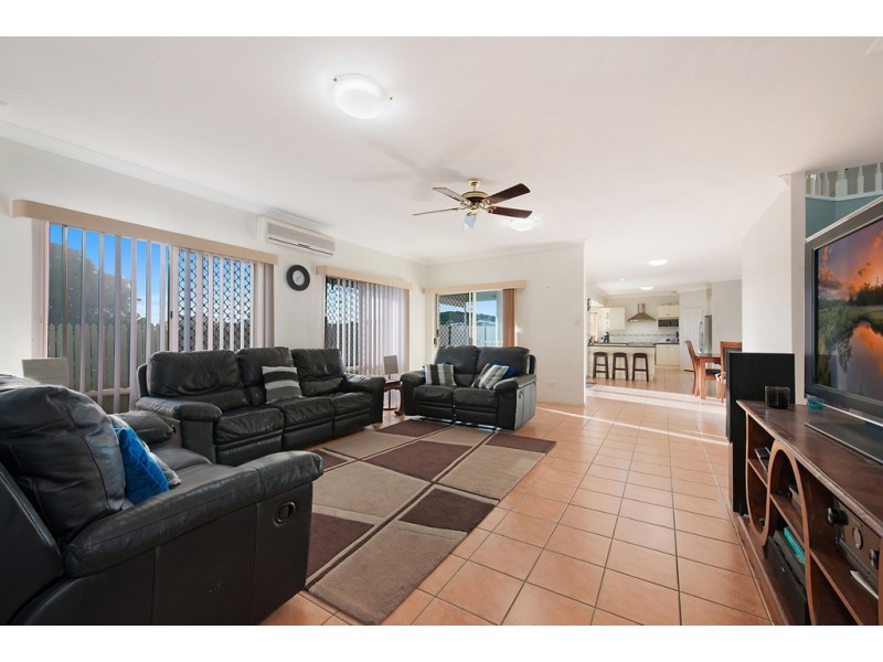 6 CHICHESTER COURT, Carindale QLD 4152