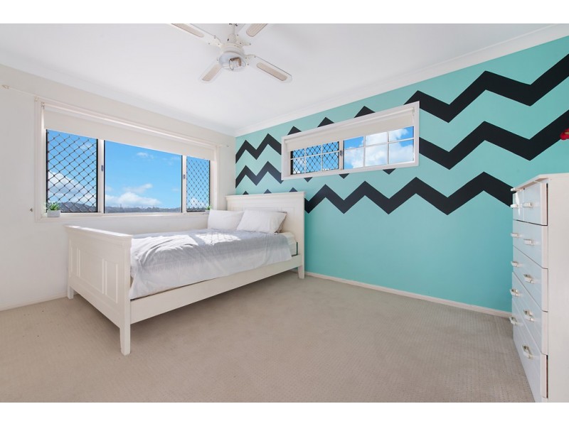 6 CHICHESTER COURT, Carindale QLD 4152