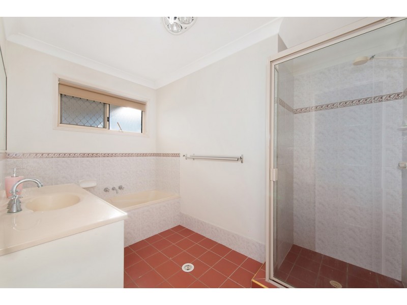 6 CHICHESTER COURT, Carindale QLD 4152