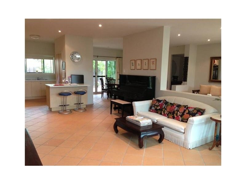 1 Lydstep Court, Carindale QLD 4152