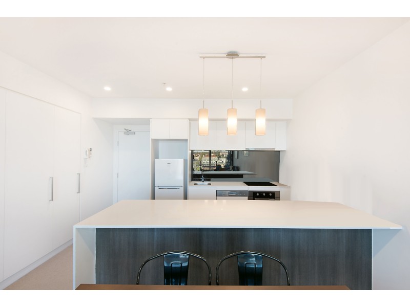 20808/300 Old Cleveland Road, Coorparoo QLD 4151