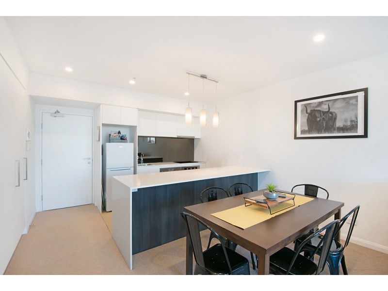 20808/300 Old Cleveland Road, Coorparoo QLD 4151