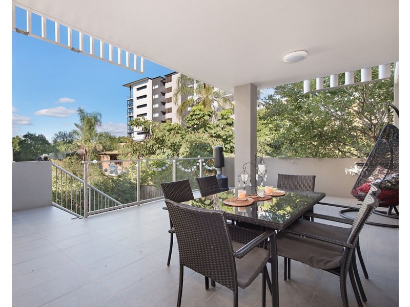 4/28 Carl Street, Woolloongabba QLD 4102