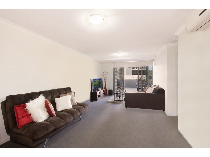 4/28 Carl Street, Woolloongabba QLD 4102