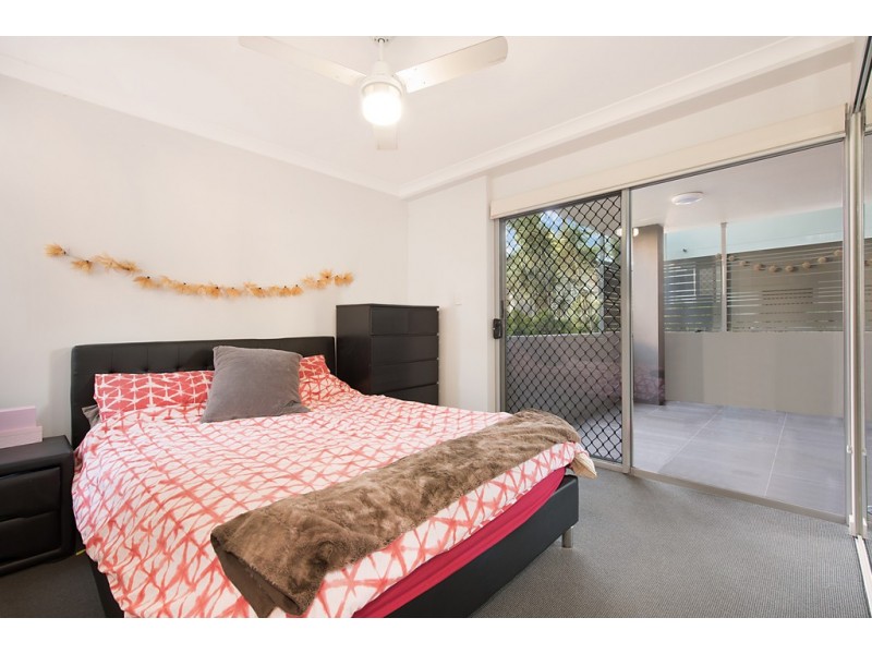4/28 Carl Street, Woolloongabba QLD 4102