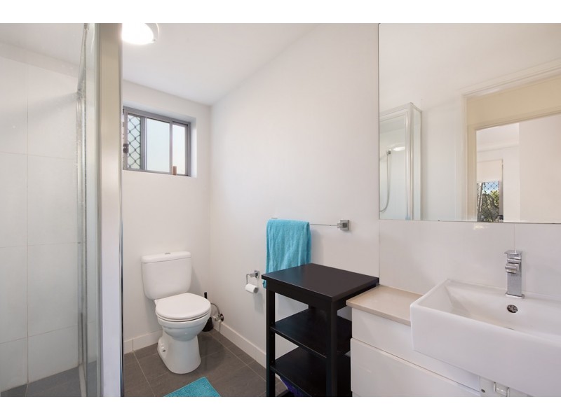 4/28 Carl Street, Woolloongabba QLD 4102