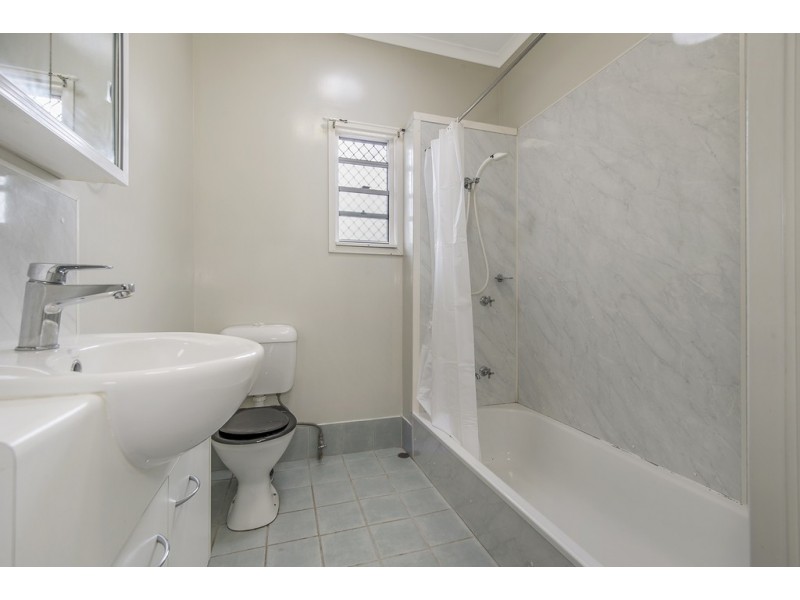 276 Nursery Road, Holland Park QLD 4121