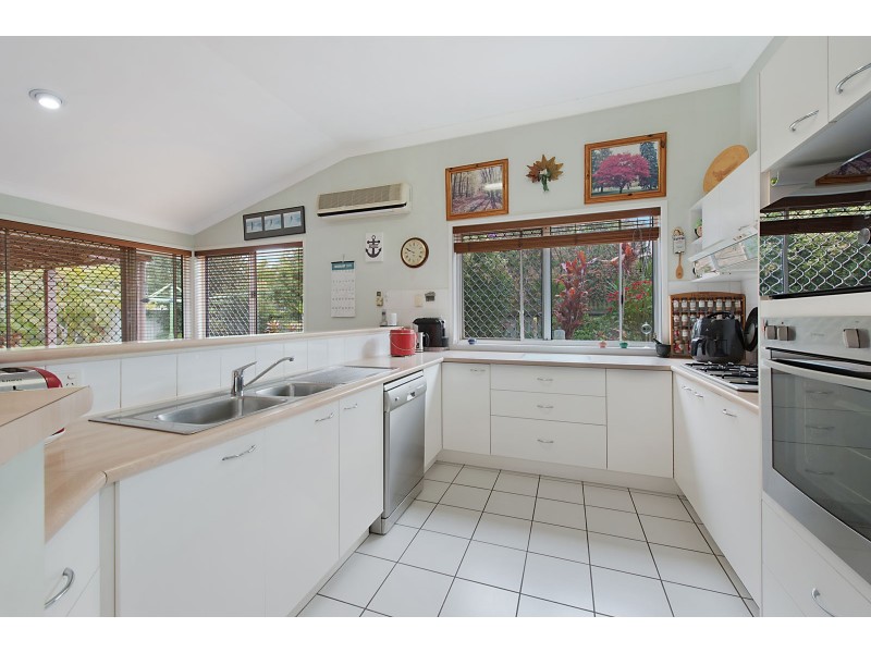 17 MICHELANGELO CRESCENT, Mackenzie QLD 4156