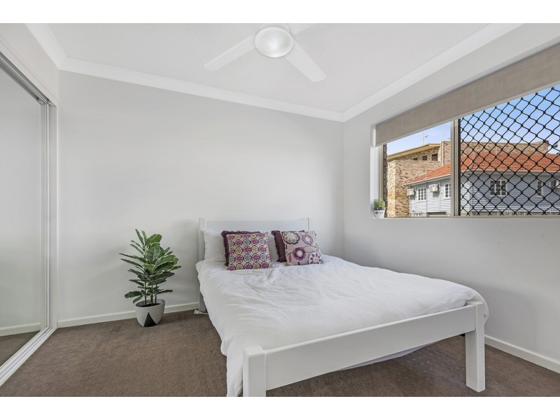 2/11 Mayfield Road, Carina QLD 4152