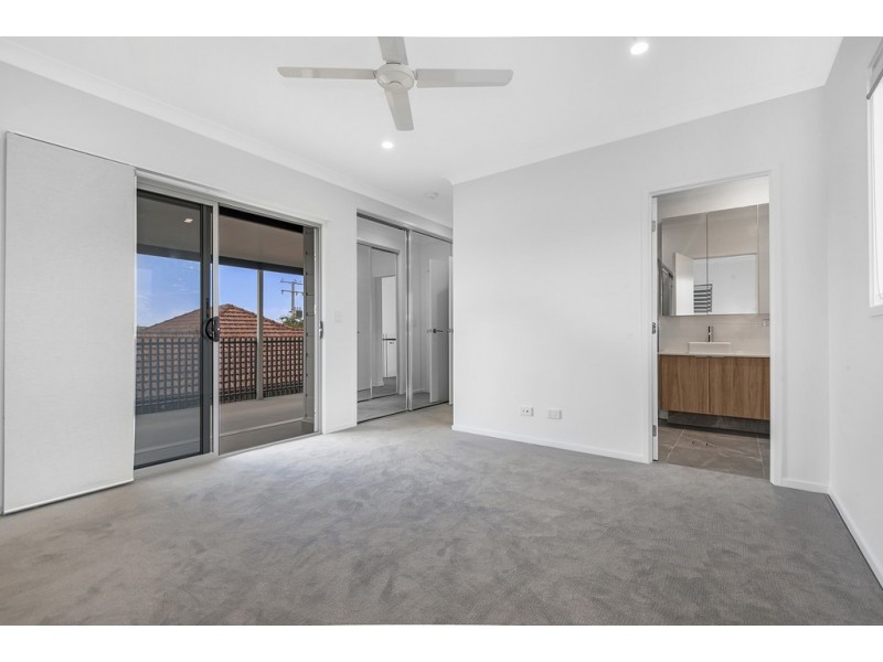 2/68 Dickenson St, Carina QLD 4152