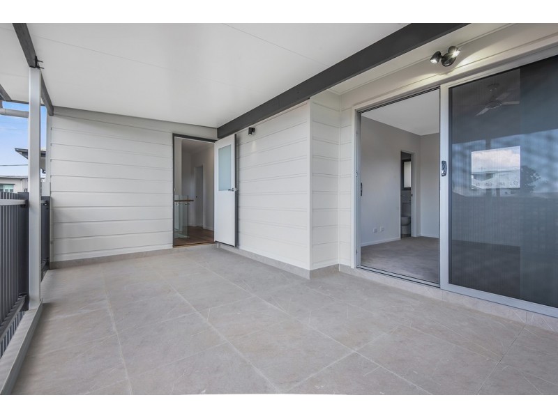 2/68 Dickenson St, Carina QLD 4152