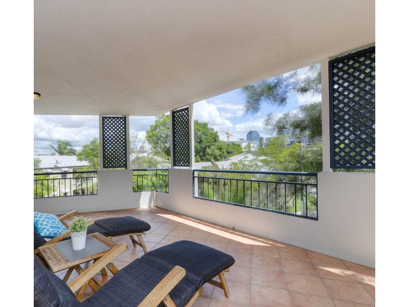 15 239 SHAFSTON AVENUE, Kangaroo Point QLD 4169